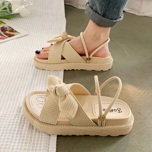 Sandalias de verano con nudo de mariposa