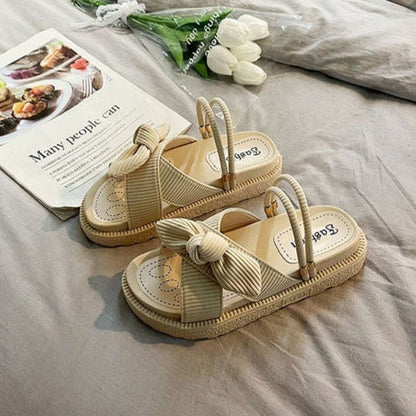 Sandalias de verano con nudo de mariposa