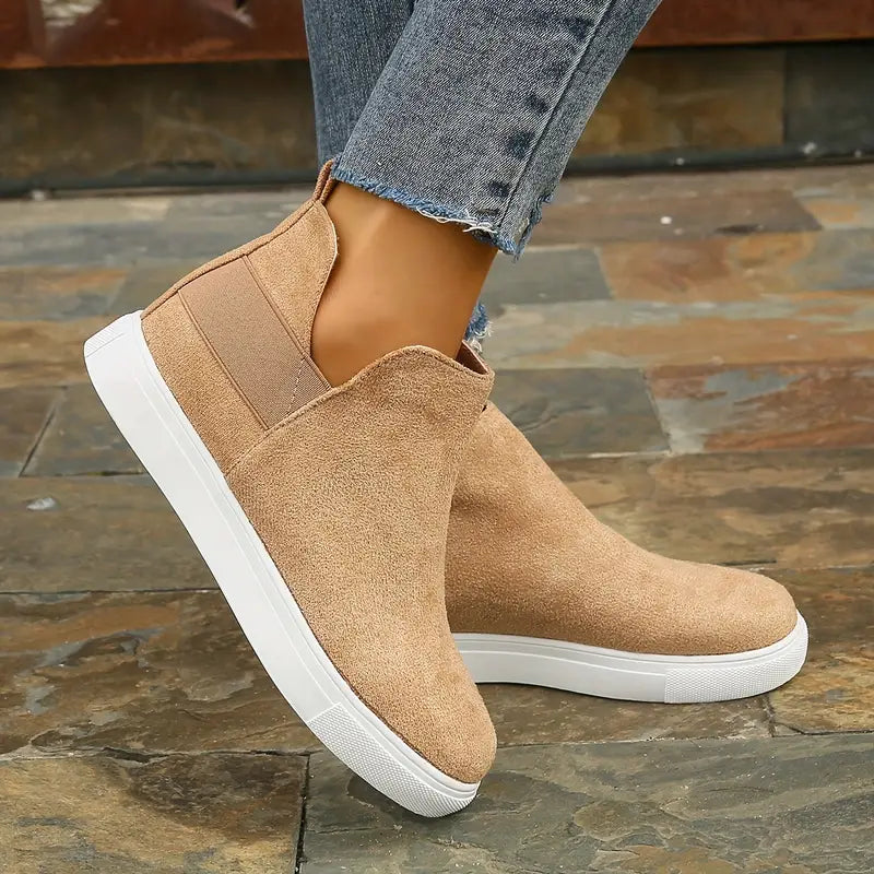 Botas slip-on modernas y transpirables