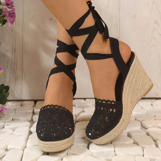 Sandalias de cuña con tiras cruzadas tejidas en lino