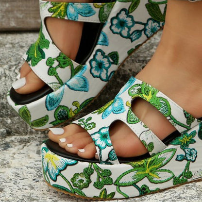 Sandalias florales cutout