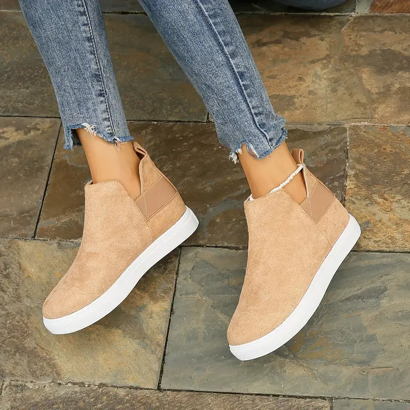 Botas slip-on modernas y transpirables