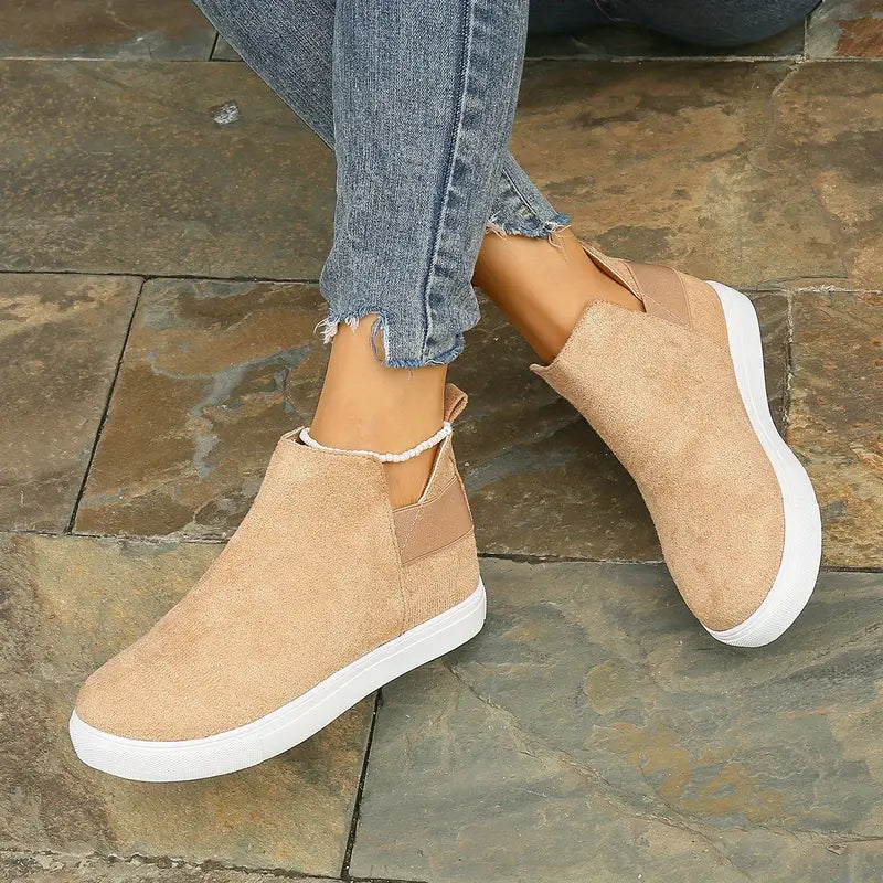 Botas slip-on modernas y transpirables