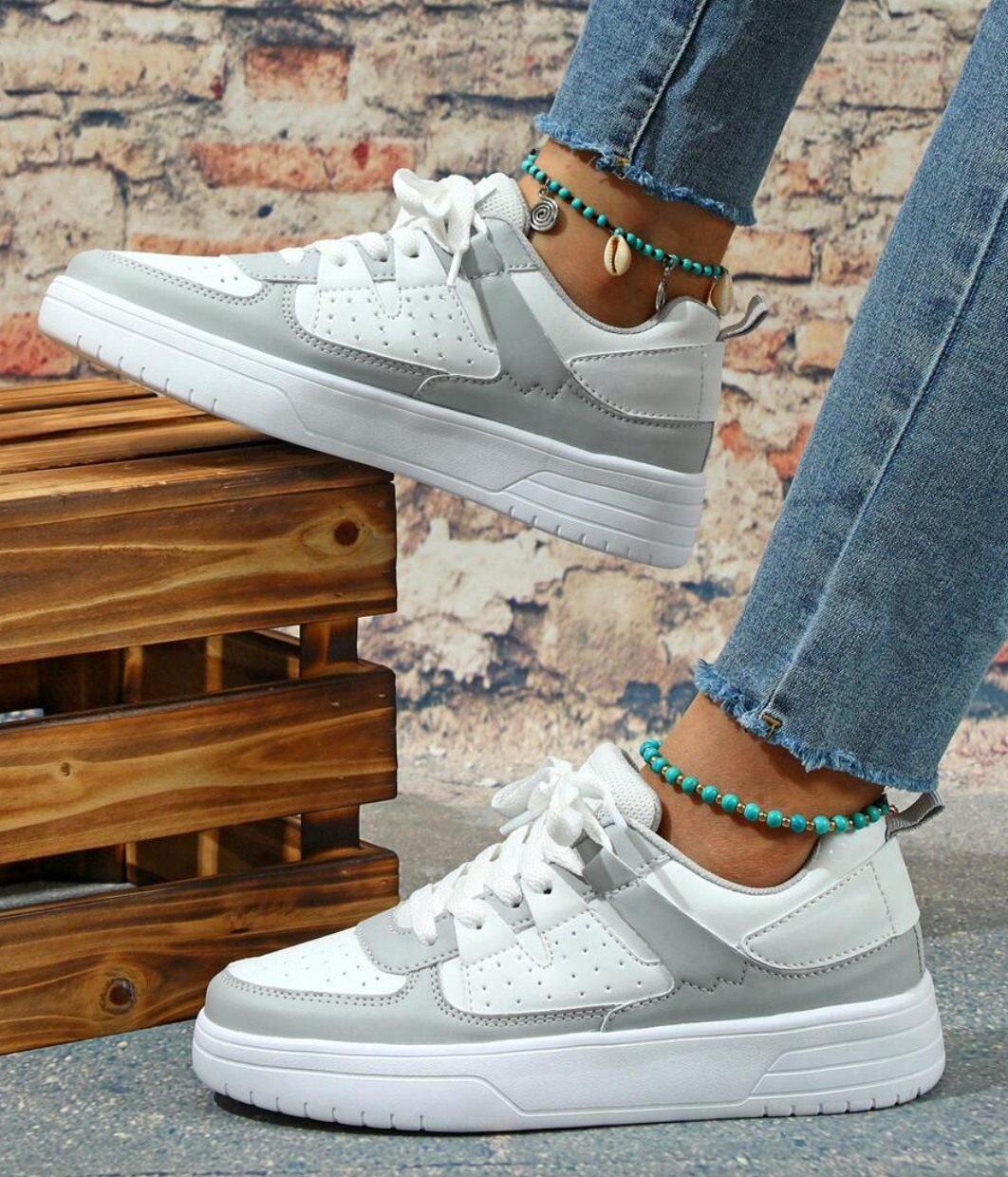 Womens Contrast Color Flat Sneakers