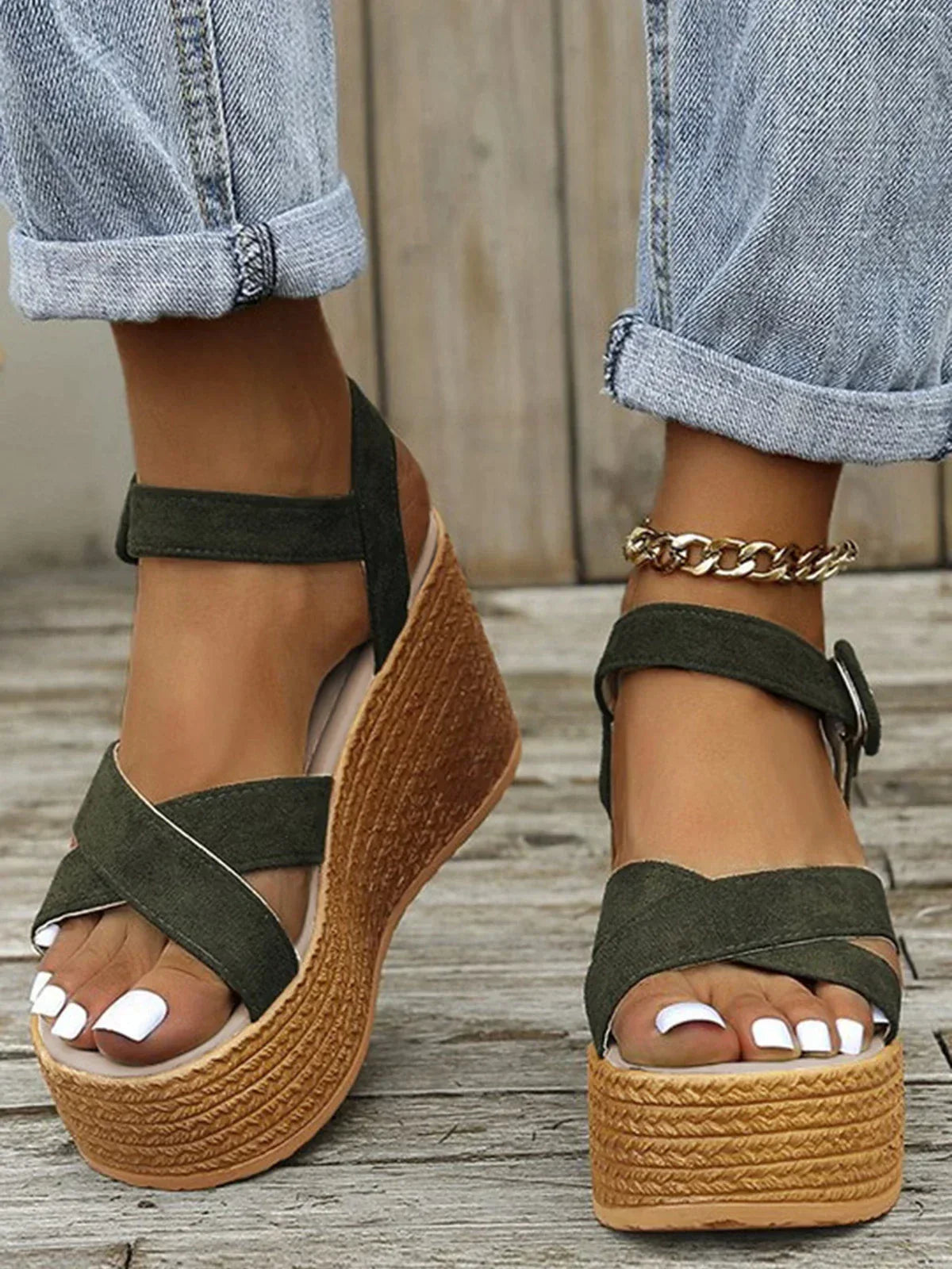 Sandalias ligeras de moda con tacón alto