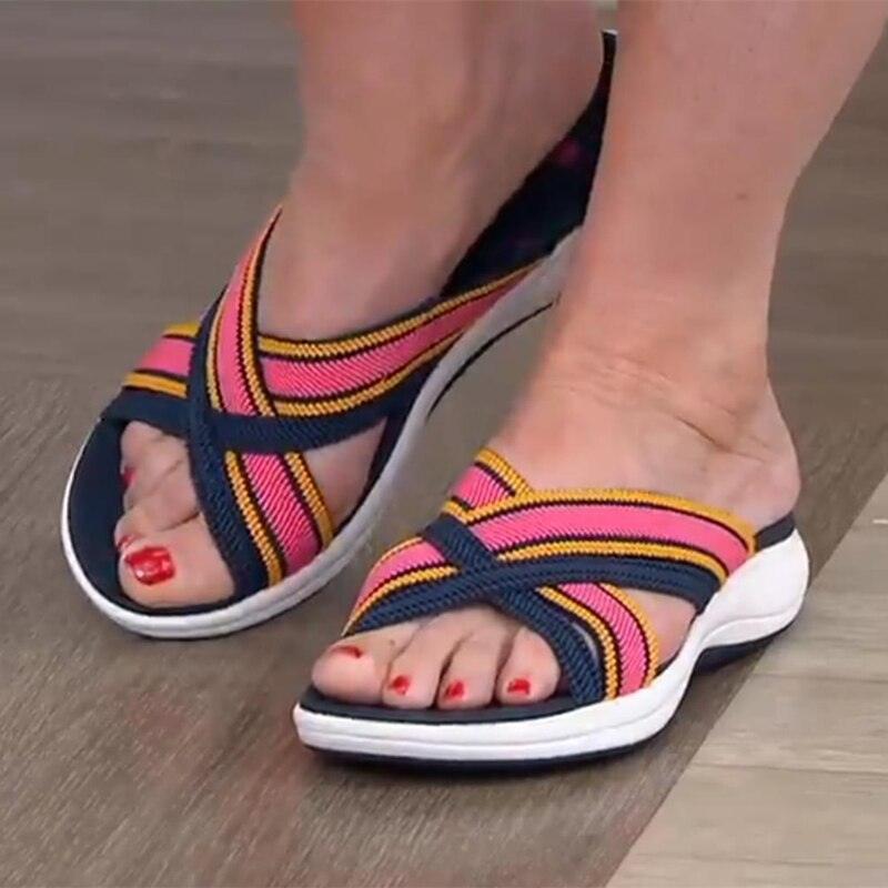 Sandalias de verano con tiras cruzadas