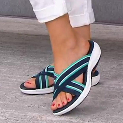 Sandalias de verano con tiras cruzadas