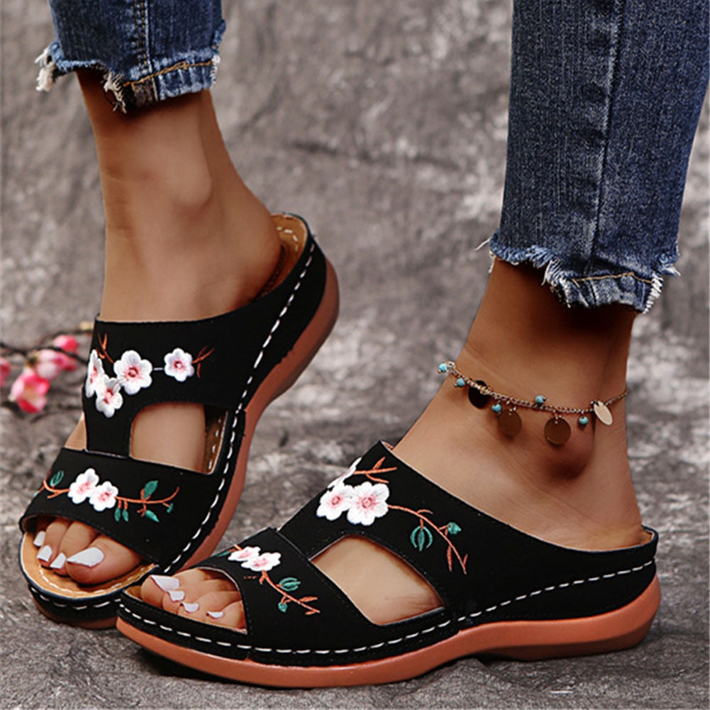 Sandalias con bordado floral para mujer