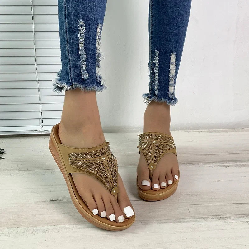 Sandalias planas de piel con cuña