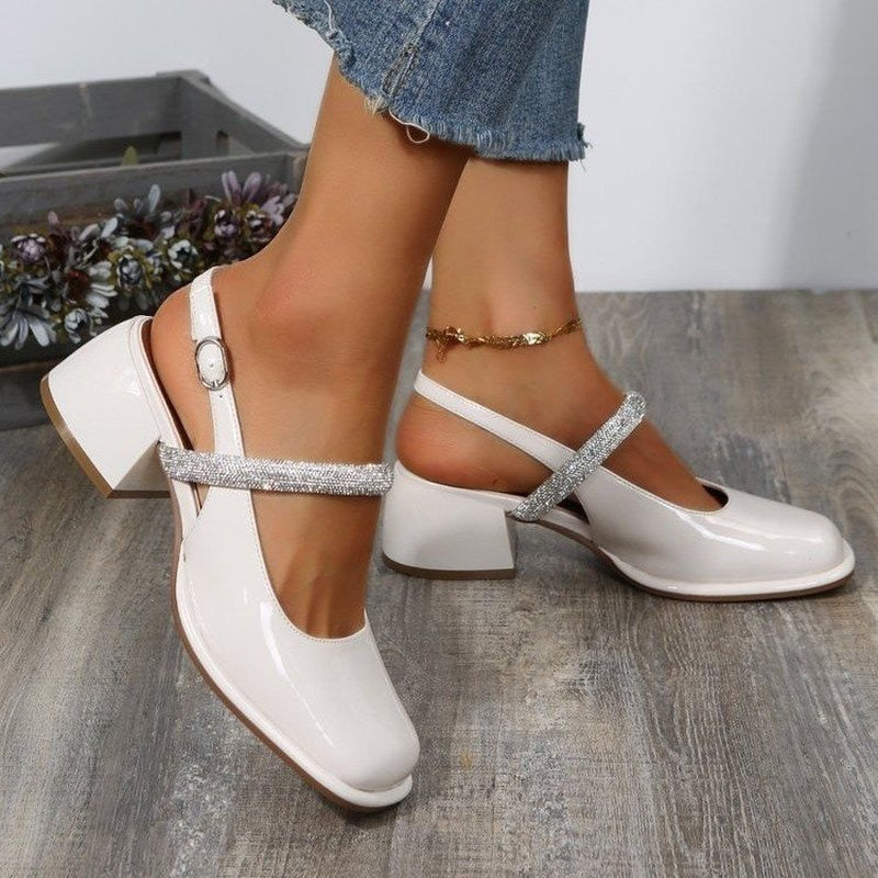 Elegantes sandalias de piel