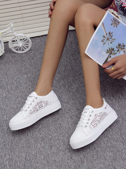 Cómodas zapatillas Daisy blancas para mujer