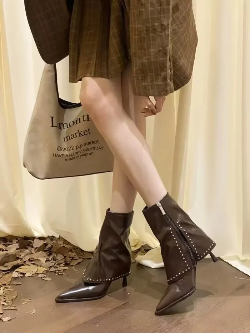 Botas de tacón de invierno con remaches apilados