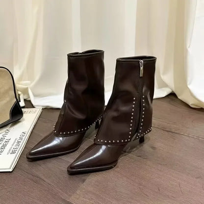 Botas de tacón de invierno con remaches apilados