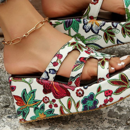 Sandalias florales cutout