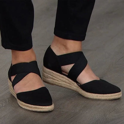 Sandalias clásicas de moda con puntera cerrada