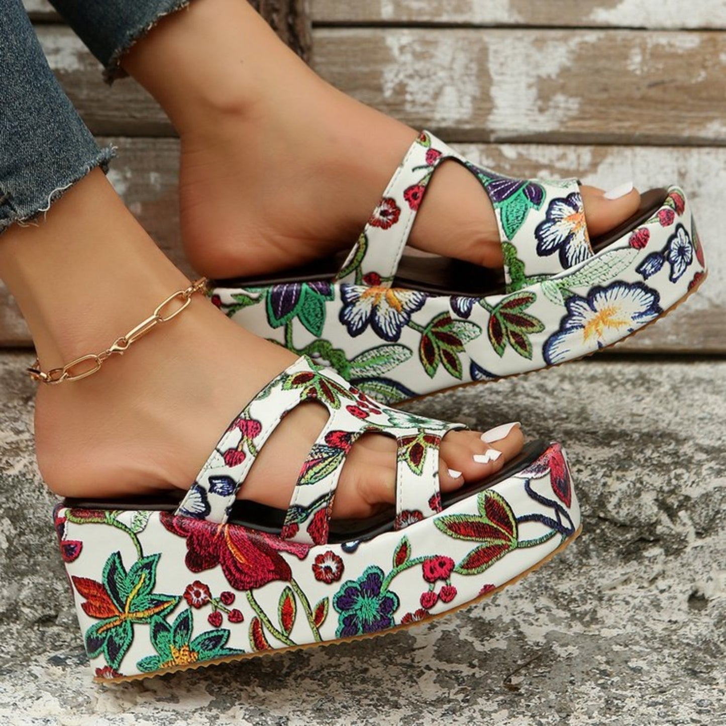 Sandalias florales cutout